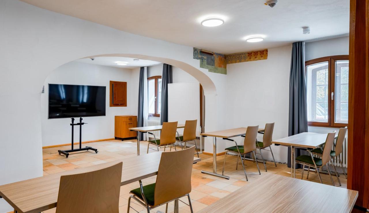 Premier Inn Muenchen Airport Sued Халльбергмос Экстерьер фото